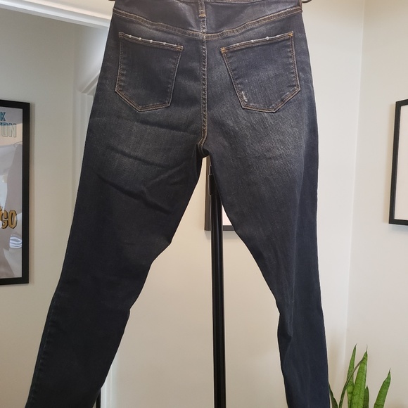 UNIVERSAL THREAD MID RISE JEANS - Picture 2 of 4